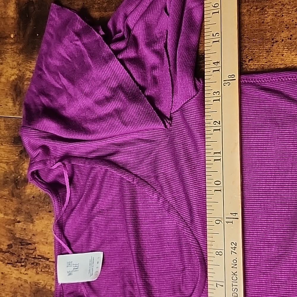 FREE PEOPLE | We‎ The Free Feminine Magenta Ribbed Ruffle Sleeve Blouse Top | XS - Picture 8 of 10